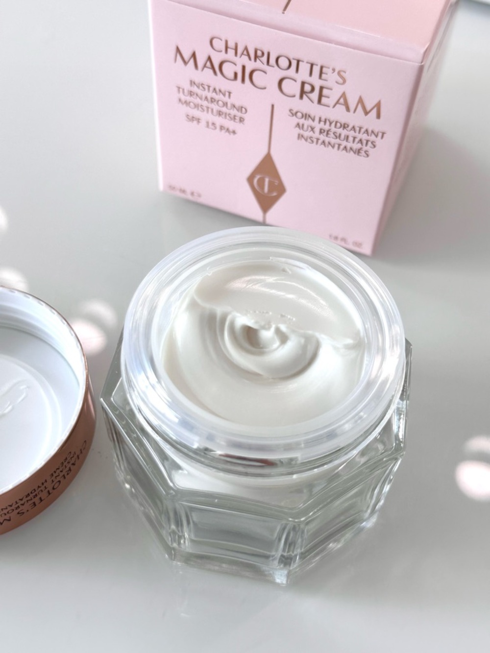 Charlotte Tilbury Magic Cream - Picture 2 of 3